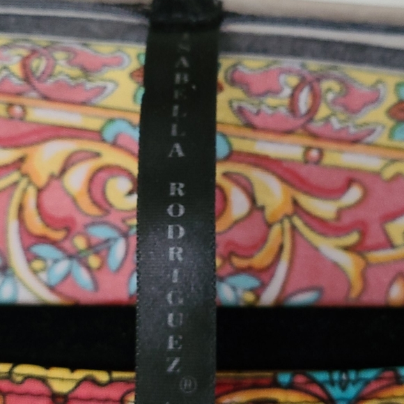 Ladies fashion top - Picture 2 of 4